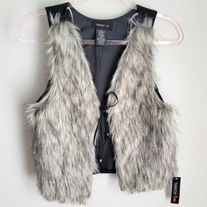 Teeze Me NWT Faux Fur Vest Women's Size Medium